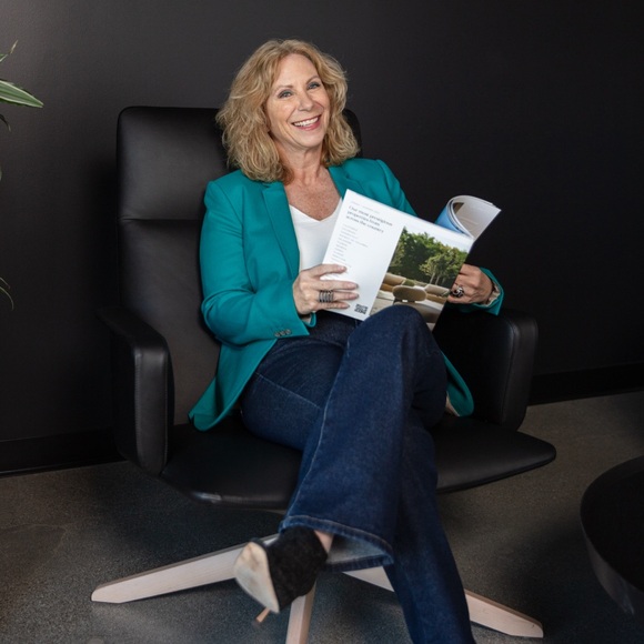 Meet your Posher, Leslie - Picture 15 of 16